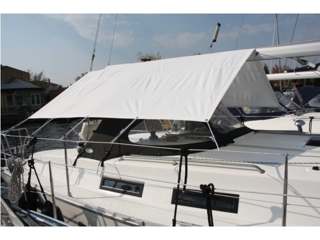 Cockpittelt i hvid L310xB290cm.